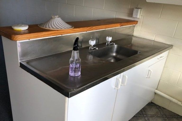 Photo of property in 2 Cameron Road, Hamilton East, Hamilton, 3216