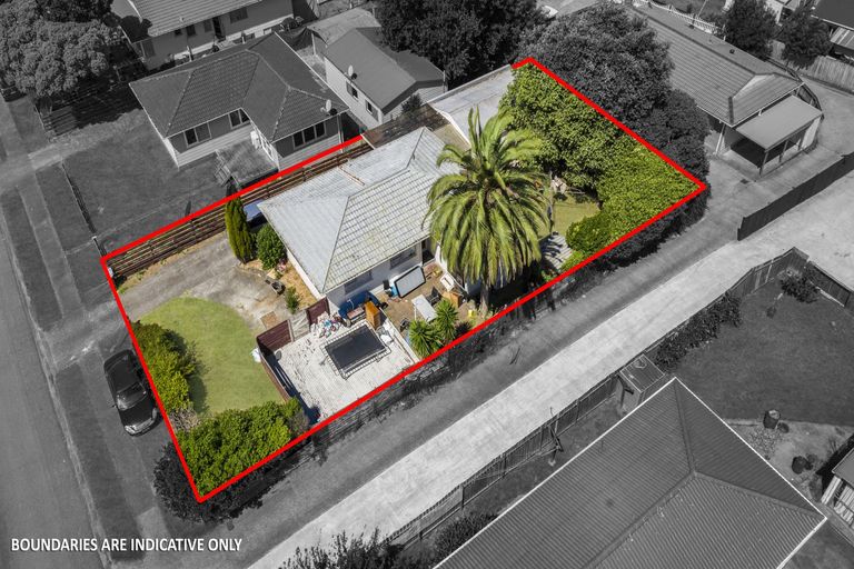 Photo of property in 11 Gambare Place, Wattle Downs, Auckland, 2103