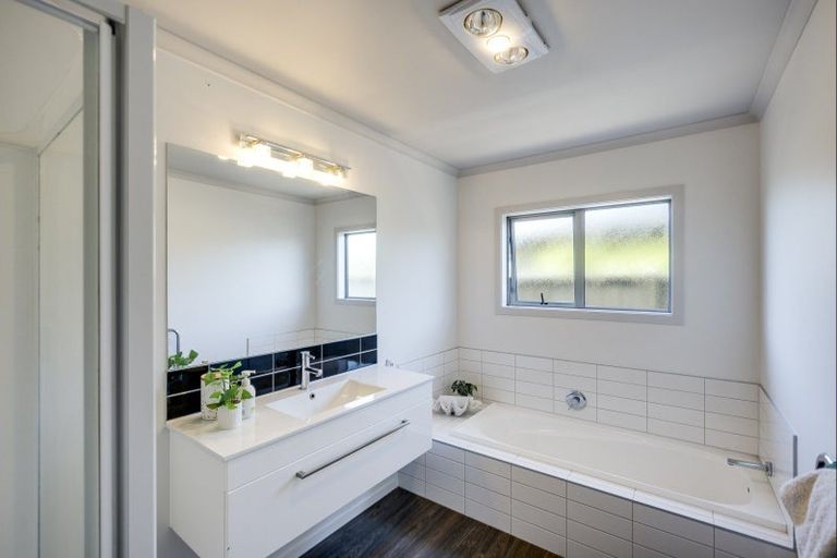 Photo of property in 16 Begley Place, Frimley, Hastings, 4120