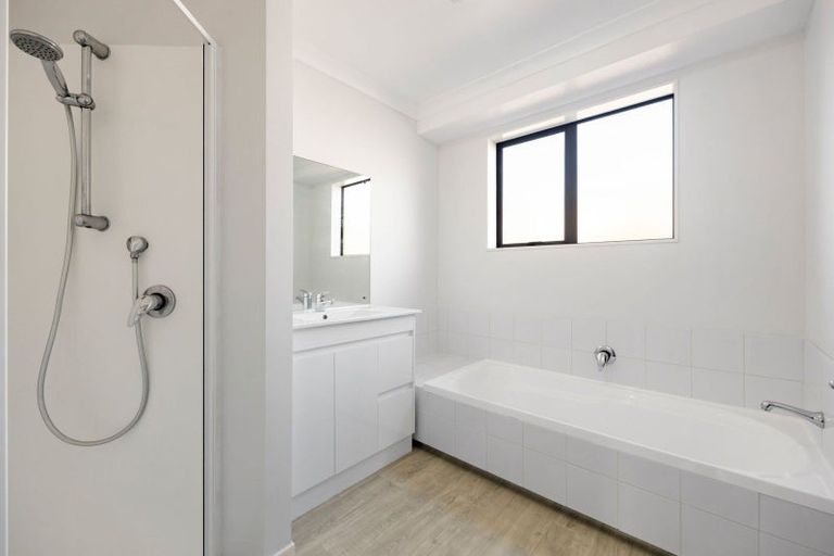 Photo of property in 1042a Heaphy Terrace, Fairfield, Hamilton, 3214