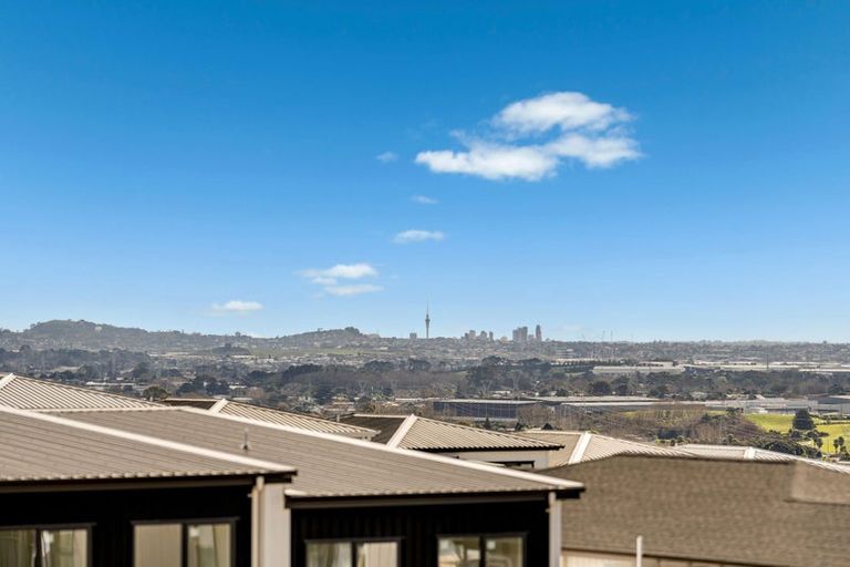 Photo of property in 12 Elevation Street, Flat Bush, Auckland, 2019