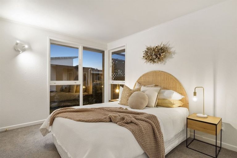 Photo of property in 21 Tui Glen Road, Birkenhead, Auckland, 0626