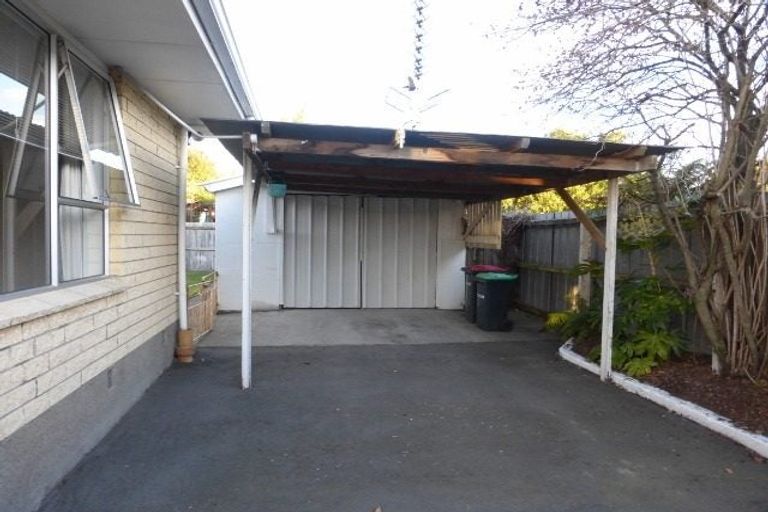 Photo of property in 60 Denise Crescent, Hornby, Christchurch, 8042