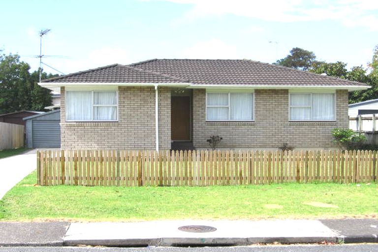 Photo of property in 41 Thornlow Street, Glendene, Auckland, 0602