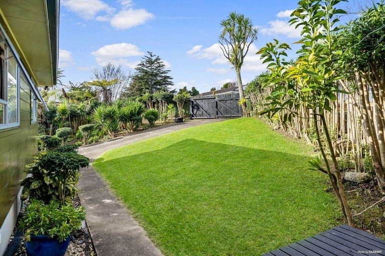 Photo of property in 24 Mawney Road, Henderson, Auckland, 0610