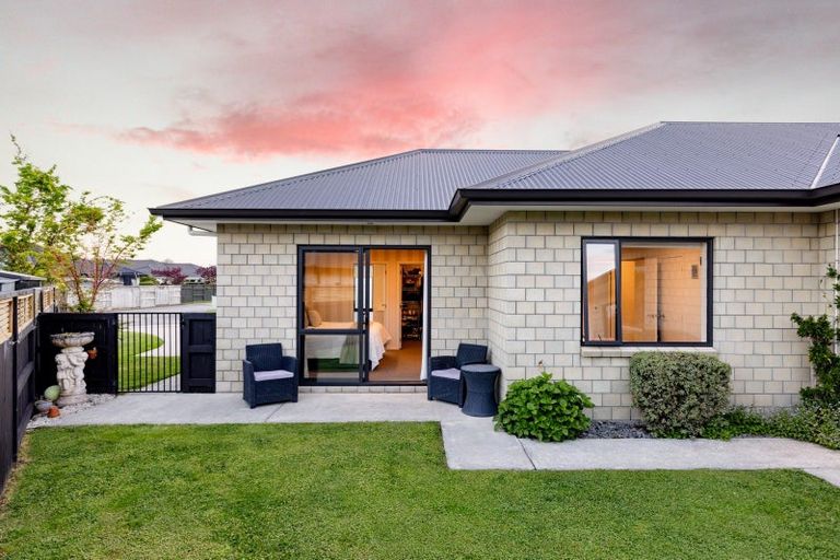 Photo of property in 35 Plescher Crescent, Leamington, Cambridge, 3432