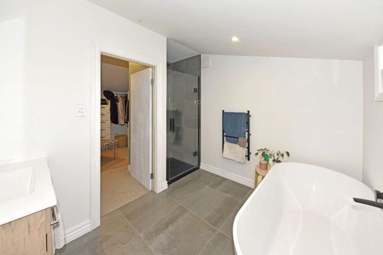 Photo of property in 208 Springfield Road, St Albans, Christchurch, 8014