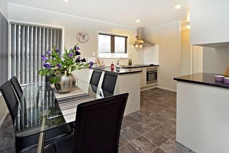 Photo of property in 10 Ranger Place, Wattle Downs, Auckland, 2103