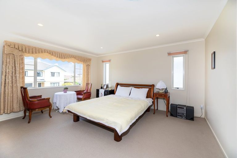 Photo of property in 14 Bridgefield Crescent, Flat Bush, Auckland, 2016