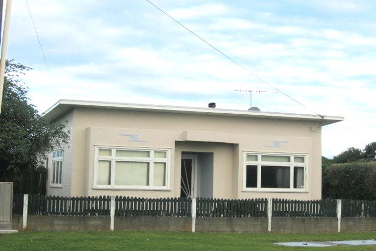 Photo of property in 72 Moana Street, Otaki Beach, Otaki, 5512