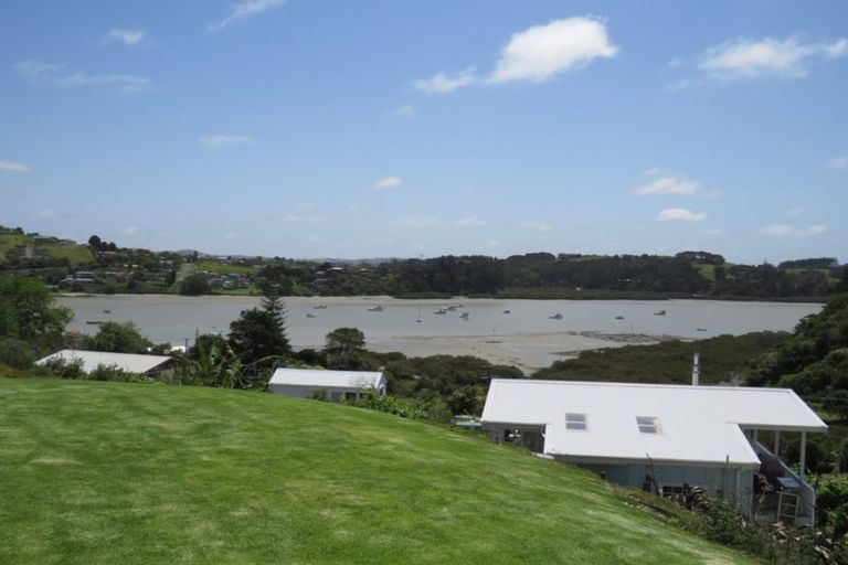 Photo of property in 29 Oxford Street, Whakapirau, Maungaturoto, 0583