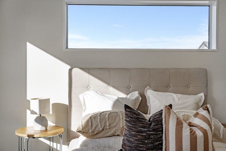 Photo of property in 6 Cara Avenue, Kumeu, 0810