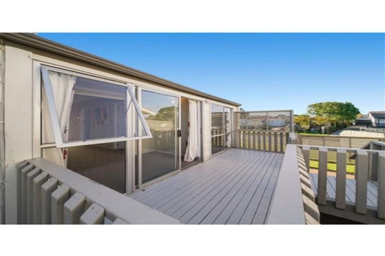 Photo of property in 1/15 Moncrieff Avenue, Clendon Park, Auckland, 2103