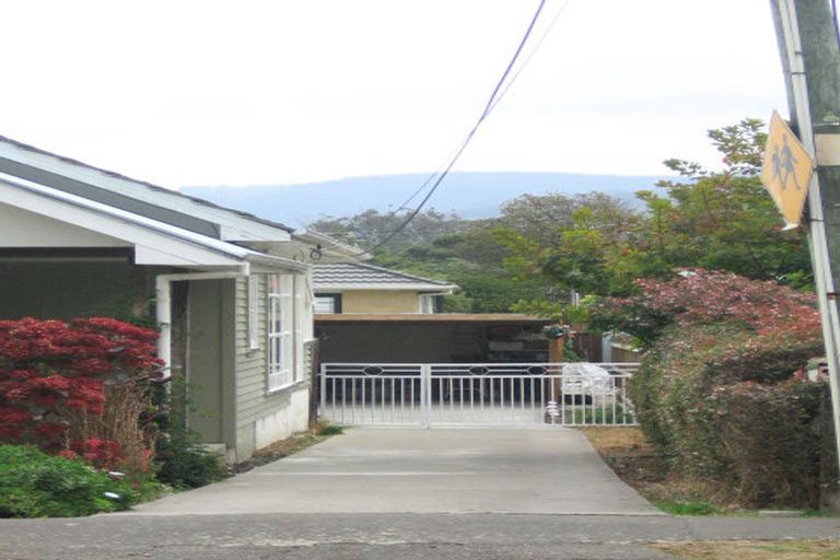 Photo of property in 2/22 Fraser Crescent, Elderslea, Upper Hutt, 5018