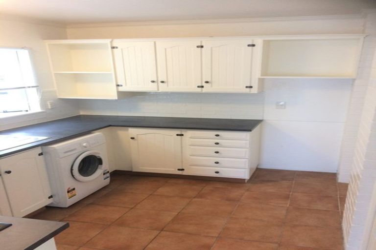 Photo of property in 14 Alton Terrace, Pakuranga Heights, Auckland, 2010