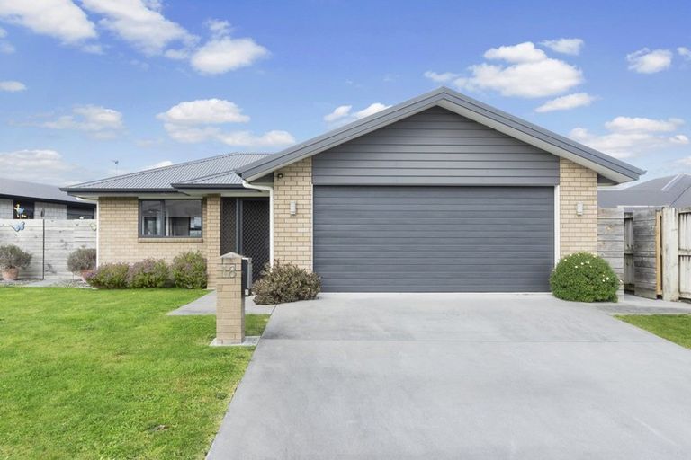 Photo of property in 18 Shrule Place, Huntington, Hamilton, 3210