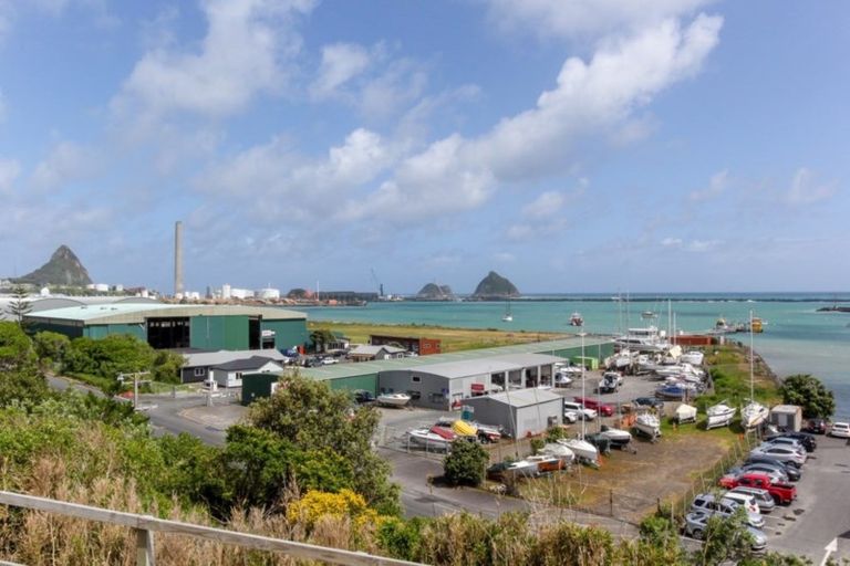 Photo of property in 1/4 Calvert Road, Moturoa, New Plymouth, 4310