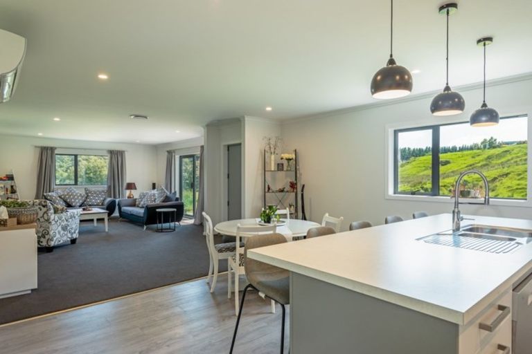 Photo of property in 149 Albert Road, Tokomaru, Palmerston North, 4474