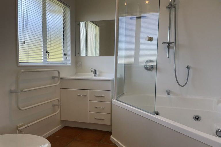 Photo of property in 9 The Topdeck, Whitby, Porirua, 5024