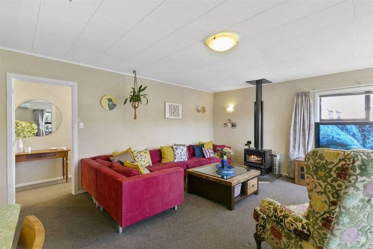 Photo of property in 21 Lynda Avenue, Paparangi, Wellington, 6037