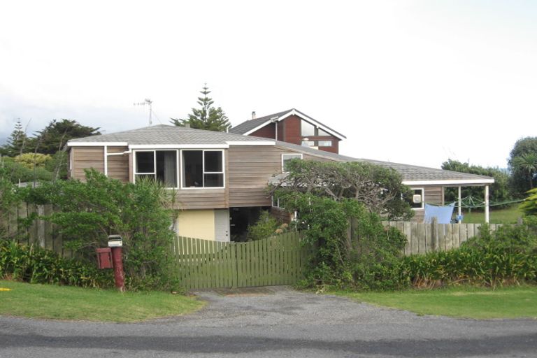 Photo of property in 3 Takitimu Road, Raumati Beach, Paraparaumu, 5032