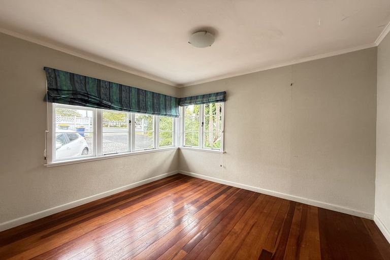 Photo of property in 607 Beach Road, Rothesay Bay, Auckland, 0630