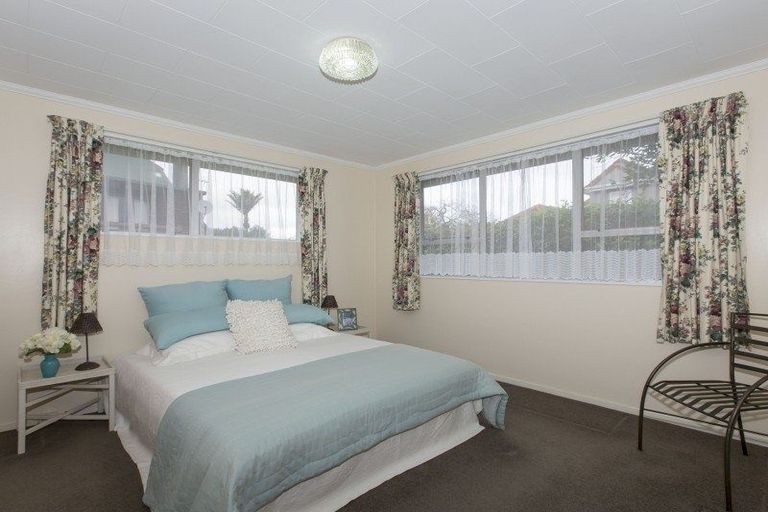 Photo of property in 70 Kings Crescent, Hutt Central, Lower Hutt, 5010