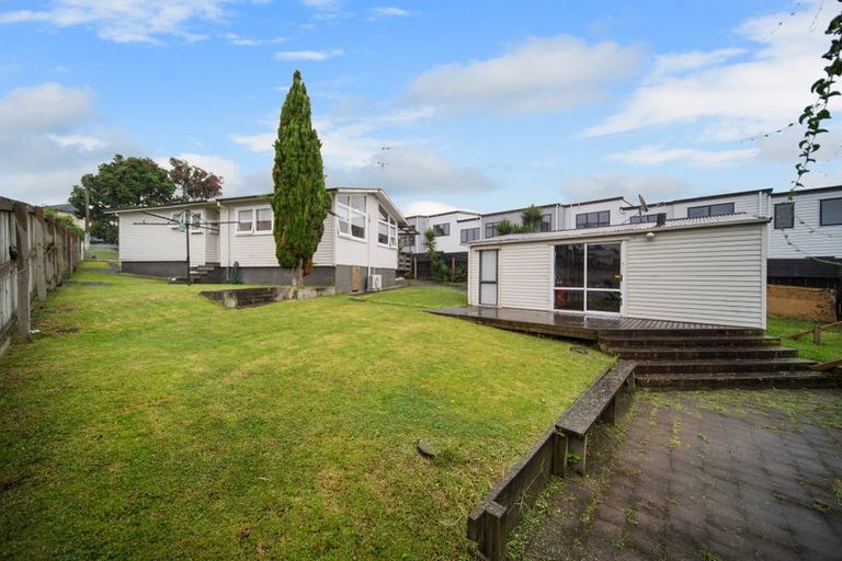 Photo of property in 591 Massey Road, Mangere, Auckland, 2022