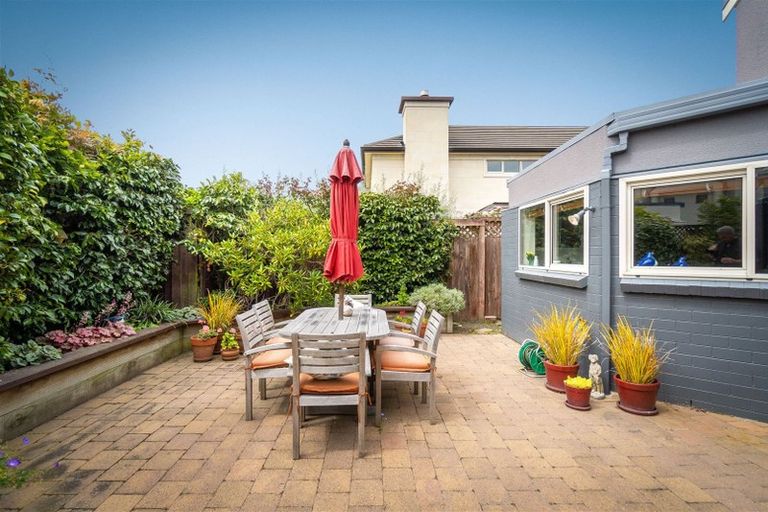 Photo of property in 2/15 Wai-iti Terrace, Burnside, Christchurch, 8053