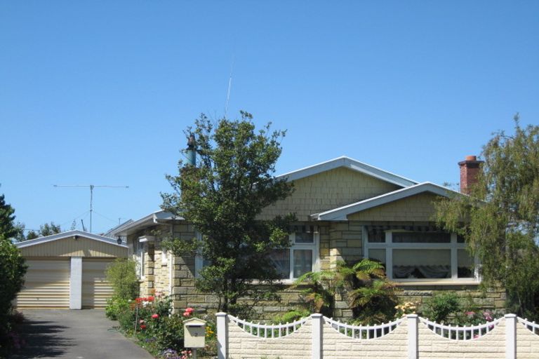 Photo of property in 2 Garnett Avenue, Spreydon, Christchurch, 8024