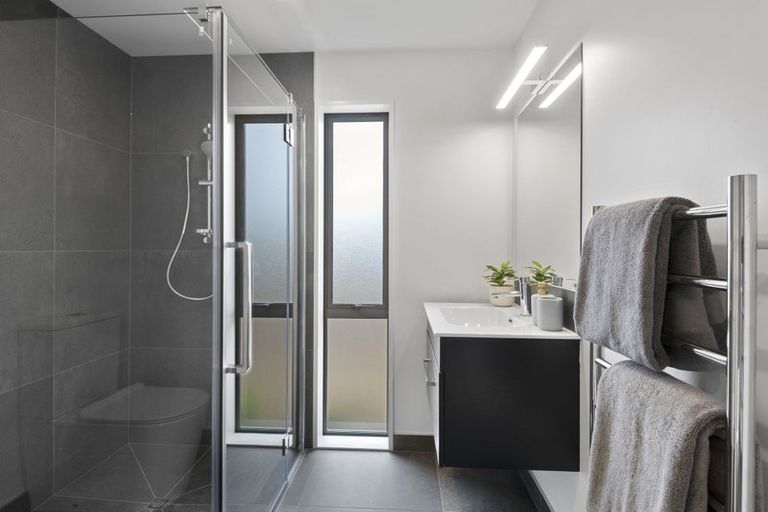 Photo of property in 13 Huntaway Lane, Te Atatu Peninsula, Auckland, 0610