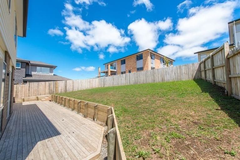 Photo of property in 102 Babich Road North, Ranui, Auckland, 0612