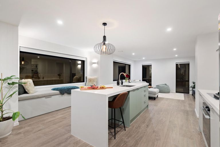 Photo of property in 22 Cheviot Street, Jacks Point, 9371