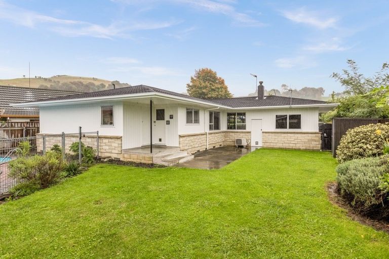 Photo of property in 11 Trigg Crescent, Taradale, Napier, 4112