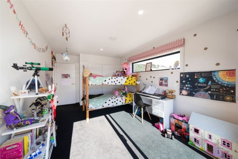 Photo of property in 31 Alice Burn Drive, Luggate, Wanaka, 9383