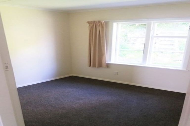 Photo of property in 27 Fraser Street, Wainuiomata, Lower Hutt, 5014