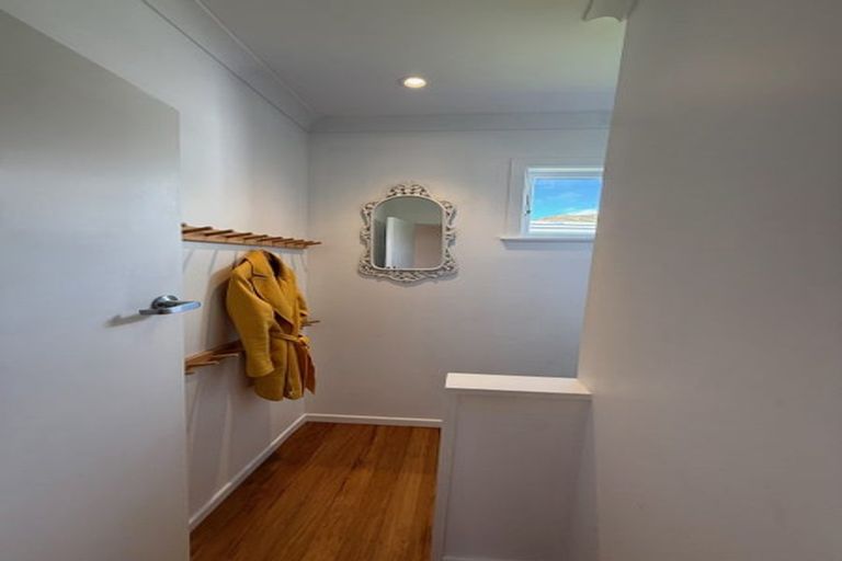 Photo of property in 41 Raroa Terrace, Tawa, Wellington, 5028