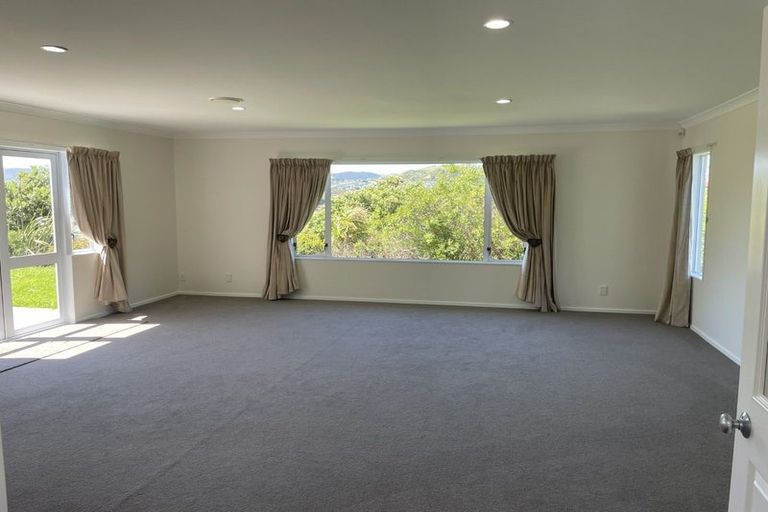 Photo of property in 9 The Topdeck, Whitby, Porirua, 5024
