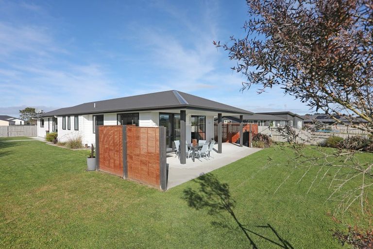 Photo of property in 6 George Street, Bulls, 4818