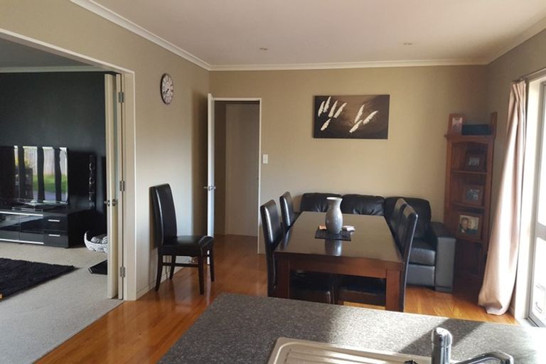 Photo of property in 73 Reading Street, Greytown, 5712