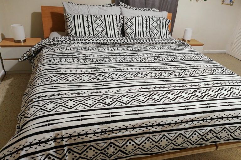 Photo of property in 1/10 Bishop Street, Green Bay, Auckland, 0604