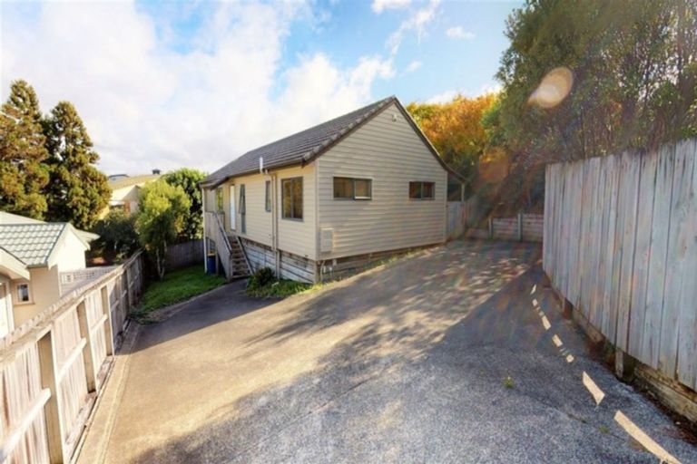 Photo of property in 898a East Coast Road, Northcross, Auckland, 0630