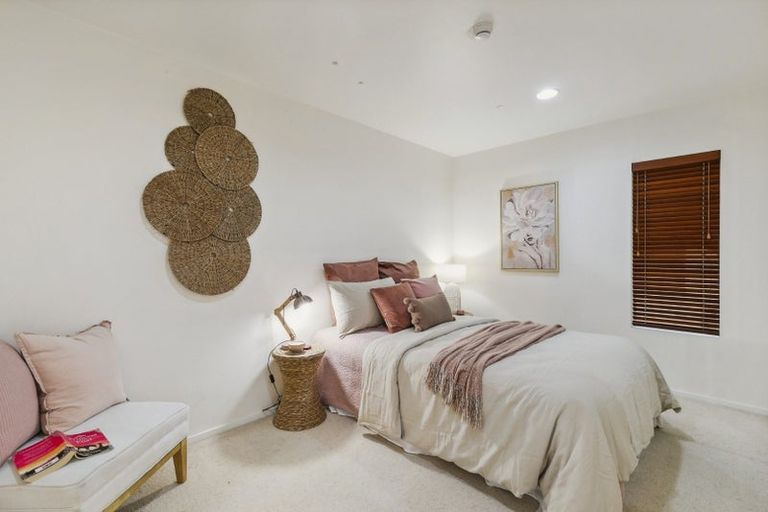 Photo of property in Metro Apartments, 4/220 Thorndon Quay, Pipitea, Wellington, 6011