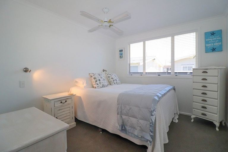 Photo of property in 6 Aputa Avenue, Te Puru, Thames, 3575