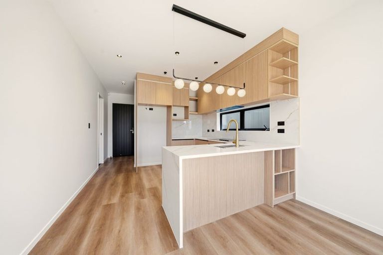 Photo of property in 15b Wilbur Place, Pakuranga Heights, Auckland, 2010