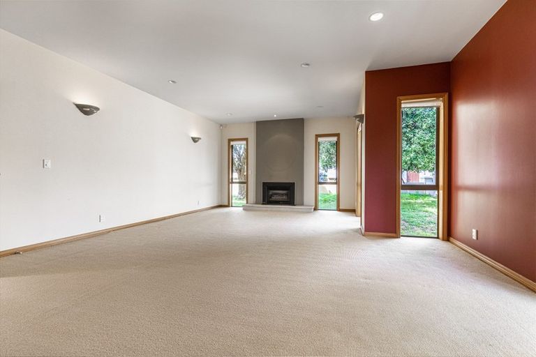 Photo of property in 25 Oakwood Grove, Eastern Beach, Auckland, 2012