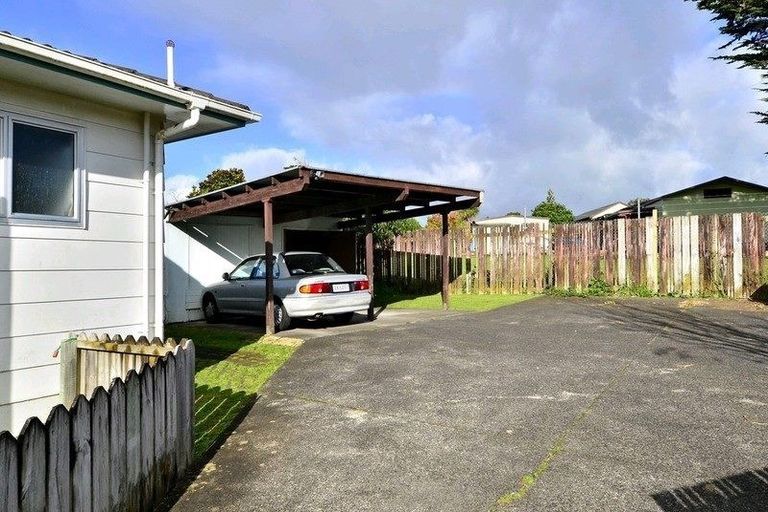 Photo of property in 1/4 Slim Place, Clendon Park, Auckland, 2103