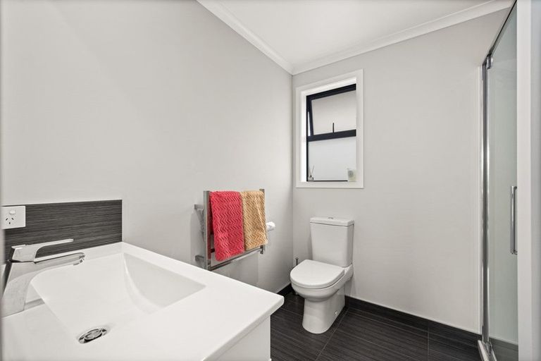 Photo of property in 10 Ponga Place, Papamoa Beach, Papamoa, 3118