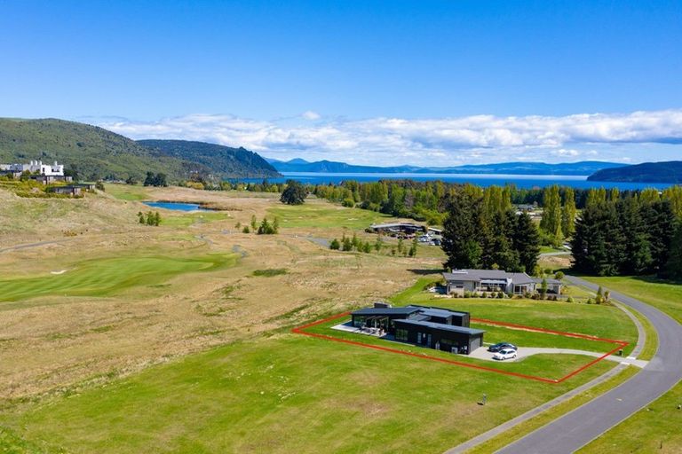 Photo of property in 6 The Fairways, Kinloch, Taupo, 3377