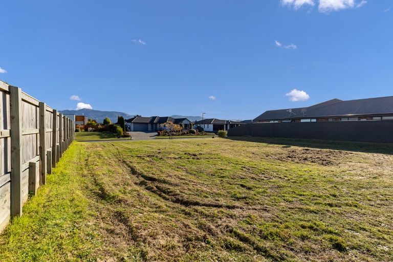 Photo of property in 15 Puketutu Grove, Motueka, 7120